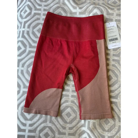 Fabletics Seamless High-Waisted Block Short HAUTE RED/MAPLEWOOD size XS NWT - Picture 2 of 7